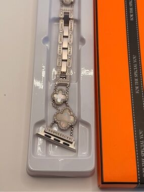 Apple Watch Clover Design Band,‎ mother Pearl Design, 42/44/46